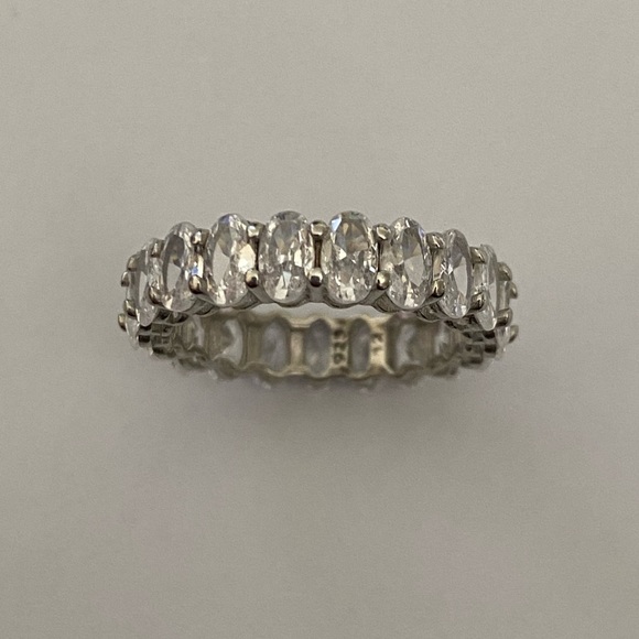 925 Silver band ring oval clear cz stones rhodium plated - Picture 2 of 8